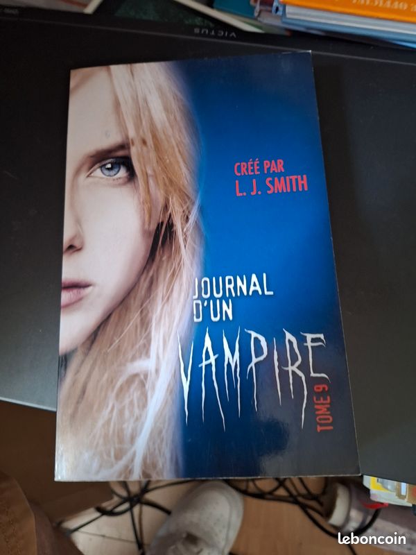 Livre journal d un vampire tome 10 (image 1)
