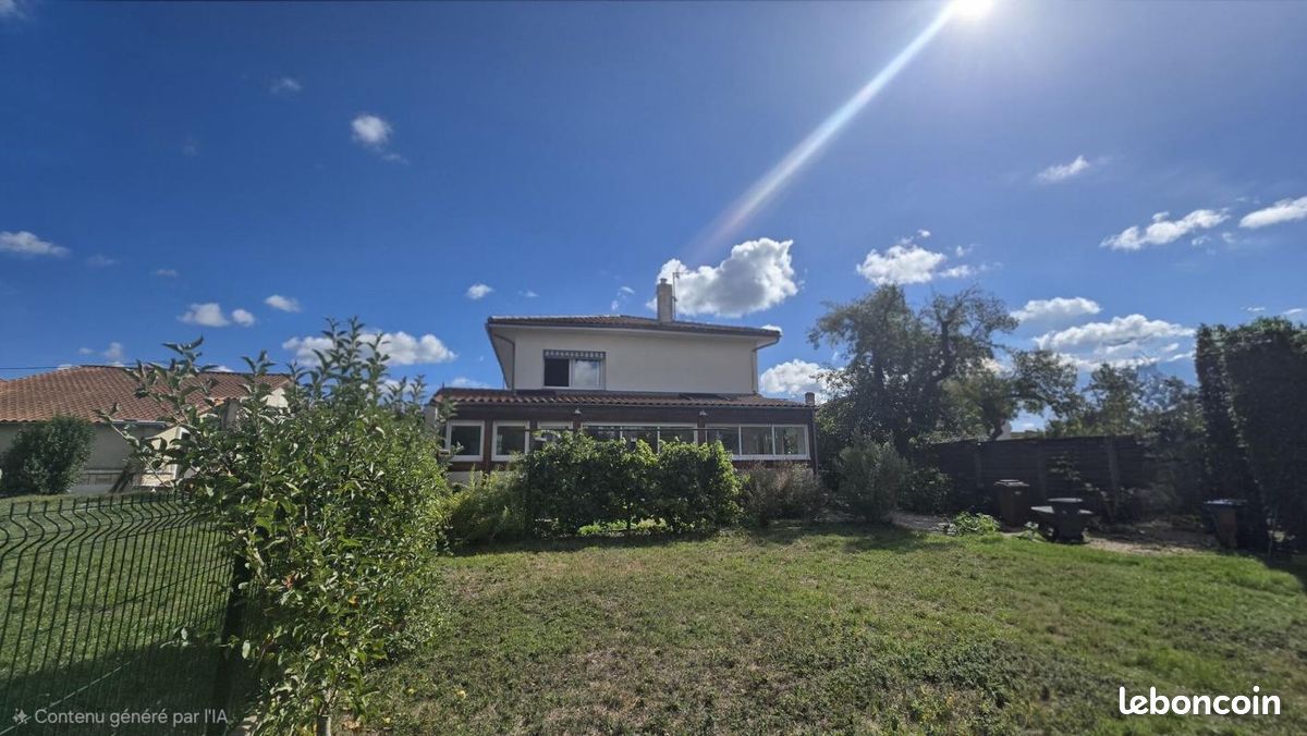 Maison 8 pièces 198 m² · à Saintes · 198 m² · 239 000 €