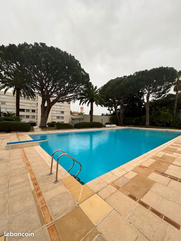 Appartement 1 pièce 24 m² · à Vallauris · 24 m² · 680 €