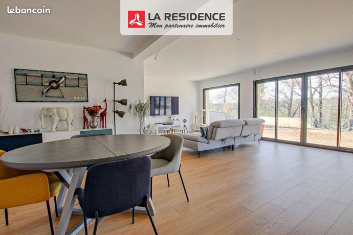 Maison 7 pièces 215 m²