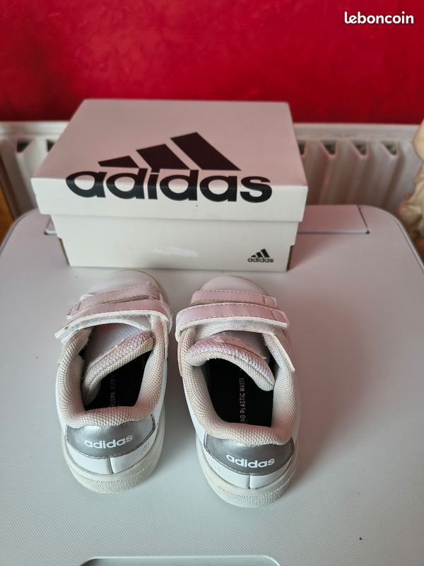Addidas basket tennis chaussures enfant pointure 22.23 (image 2)