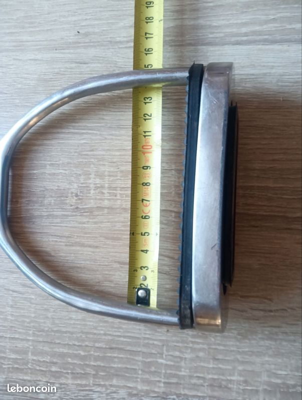 ANCIEN FER À repasser en fonte MH3 16 x 9,5 cm EUR 12,00 - FR
