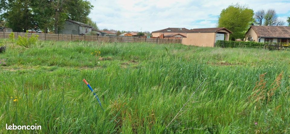 Terrain 608 m² · à L'Isle-Jourdain · 105 000 €