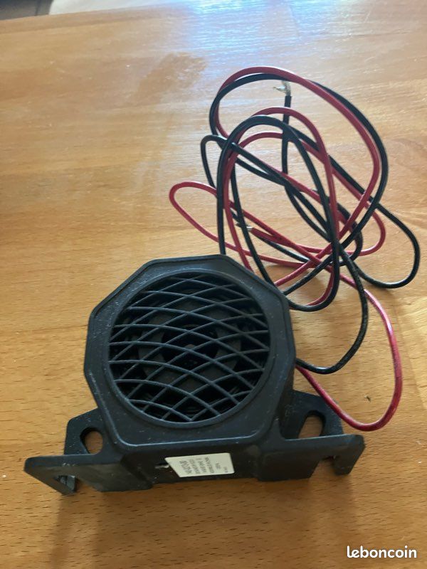Alarme de recule 12/24V 87DB neuve marque Vignal (image 2)