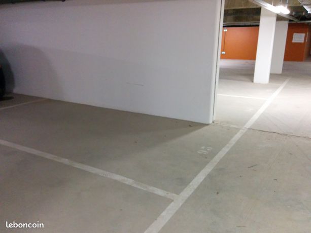 Parking à Louer Centre-Ville Maisons-Alfort Souterrain