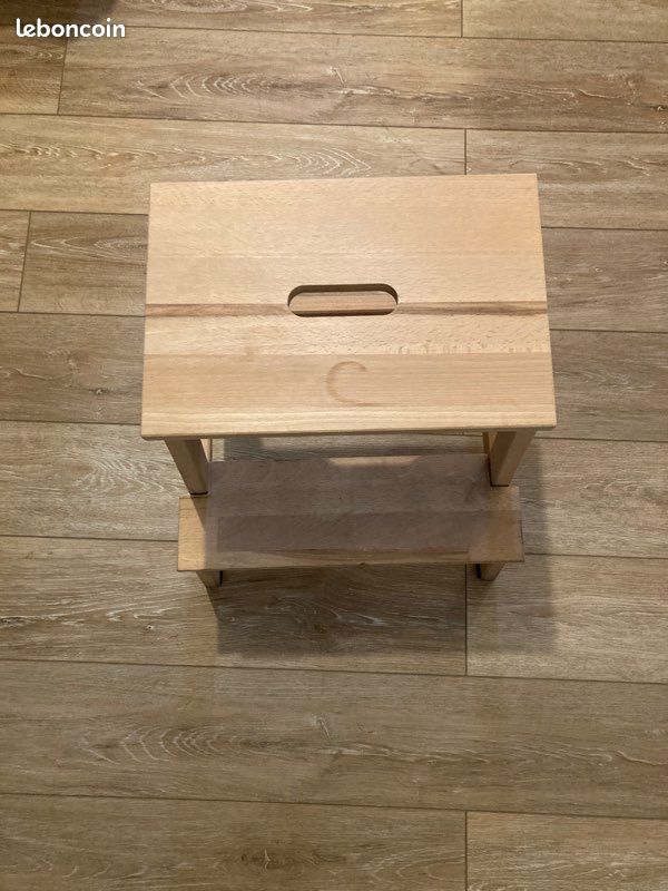 Tabouret en bois (image 2)