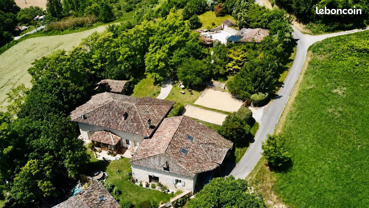Maison 7 pièces 251 m² · à Monségur · 251 m² · 1 690 €