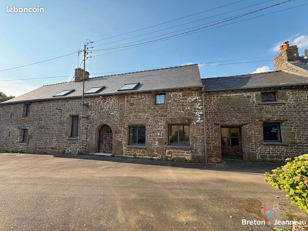 Maison 11 pièces 376 m² · à Gorron · 376 m² · 199 900 €