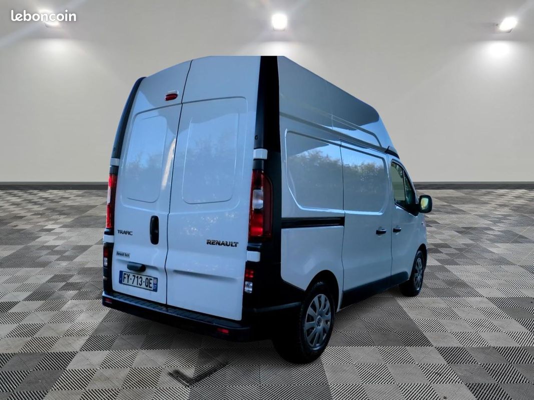 RENAULT TRAFIC L1H2 1200 Kg 2.0 Energy dCi - 145 III FOURGON Fourgon Grand Confort L1H2 PHASE 2 (image 3)