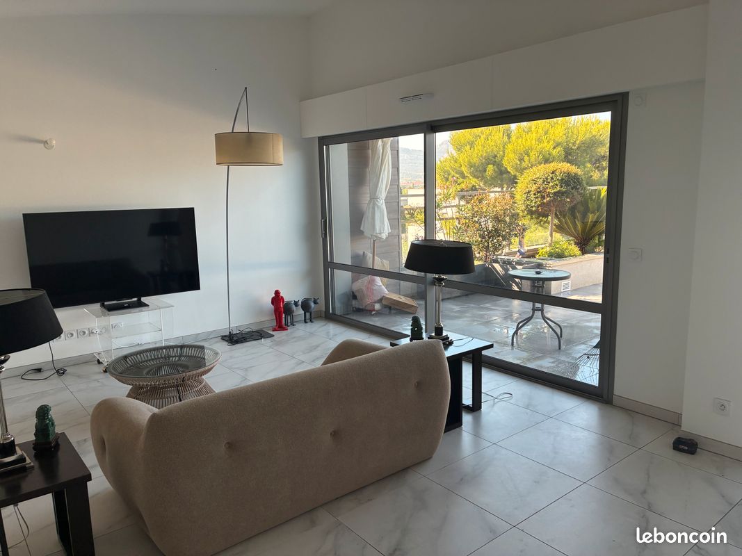 Appartement 3 pièces 100 m² · à Marseille · 100 m² · 2 800 €