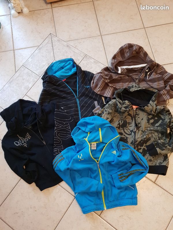 5 gilets/ vestes de marque pour garçon 10 ans (image 1)
