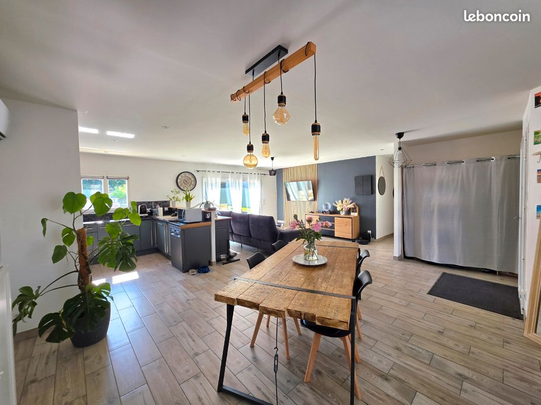 Maison 4 pièces 88 m² · à La Ronde · 88 m² · 210 000 €
