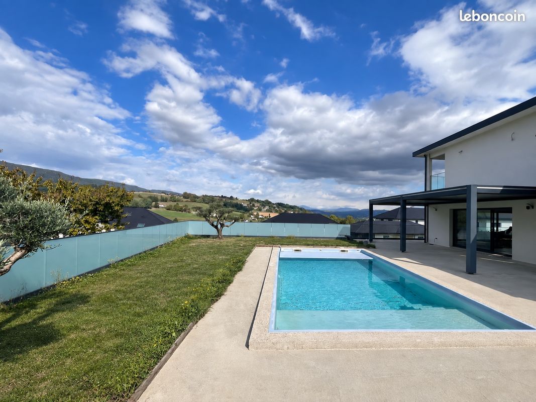 Maison 5 pièces 141 m² · à Rumilly · 141 m² · 850 000 €