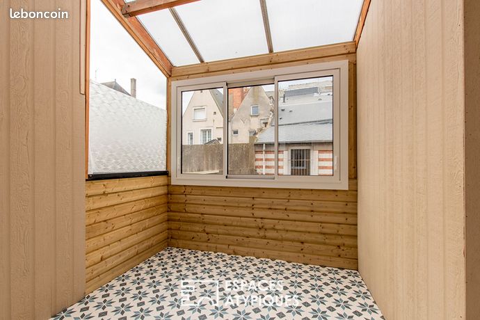 Maison 7 pièces 312 m² — 2