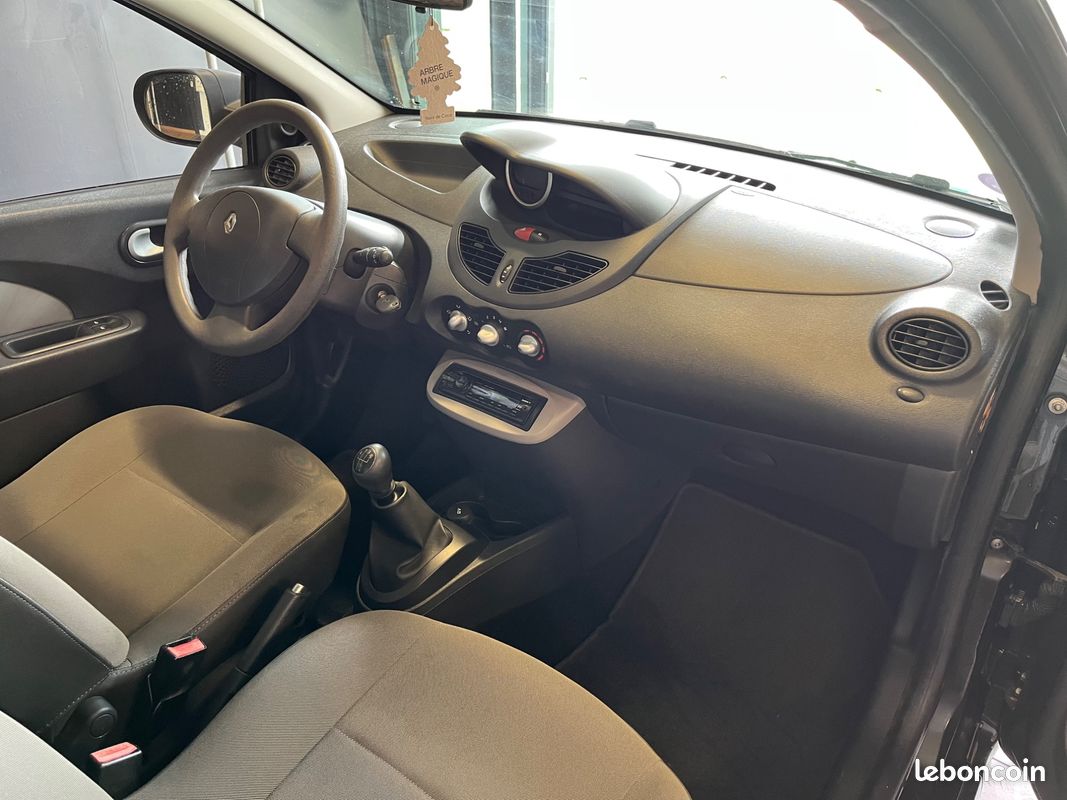 RENAULT TWINGO 1.2 75 AUTHENTIQUe (image 13)