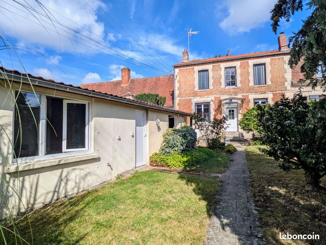 Maison 6 pièces 140 m² · à Noailles · 140 m² · 350 000 €