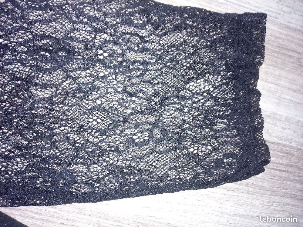 Robe courte manches dentelles Kiabi col V noire 46/48 neuve (image 3)