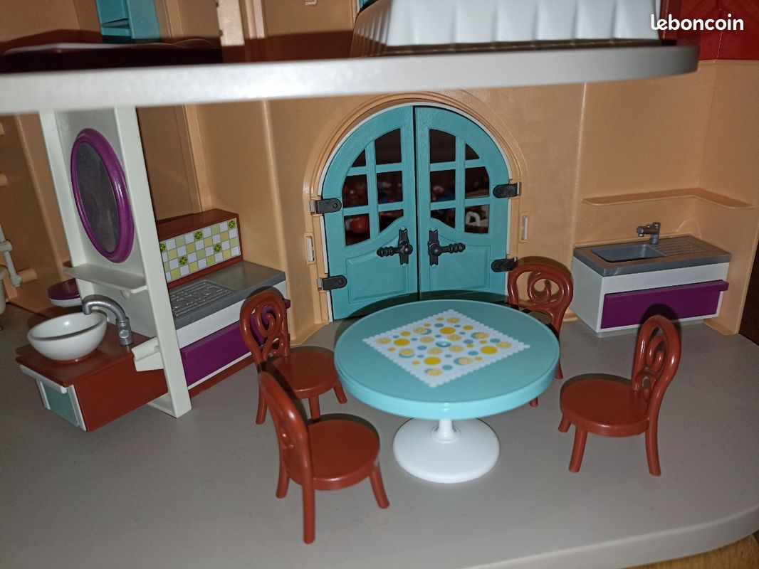 PLAYMOBIL 9420 - Family Fun - Villa de vacances pas cher