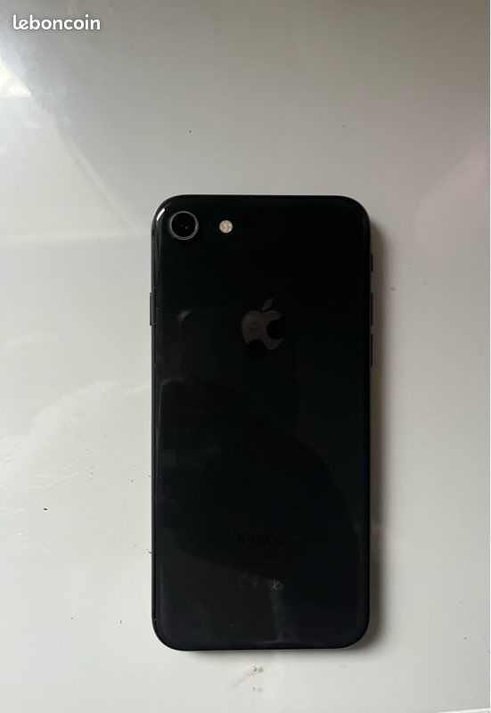 Iphone 8 (image 2)