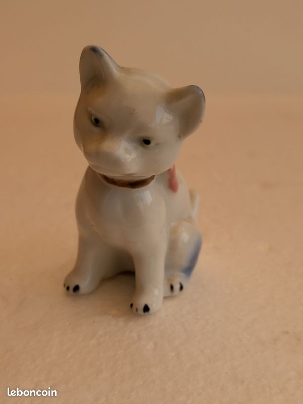 Chat avec chatons, miniatures en porcelaine - France
