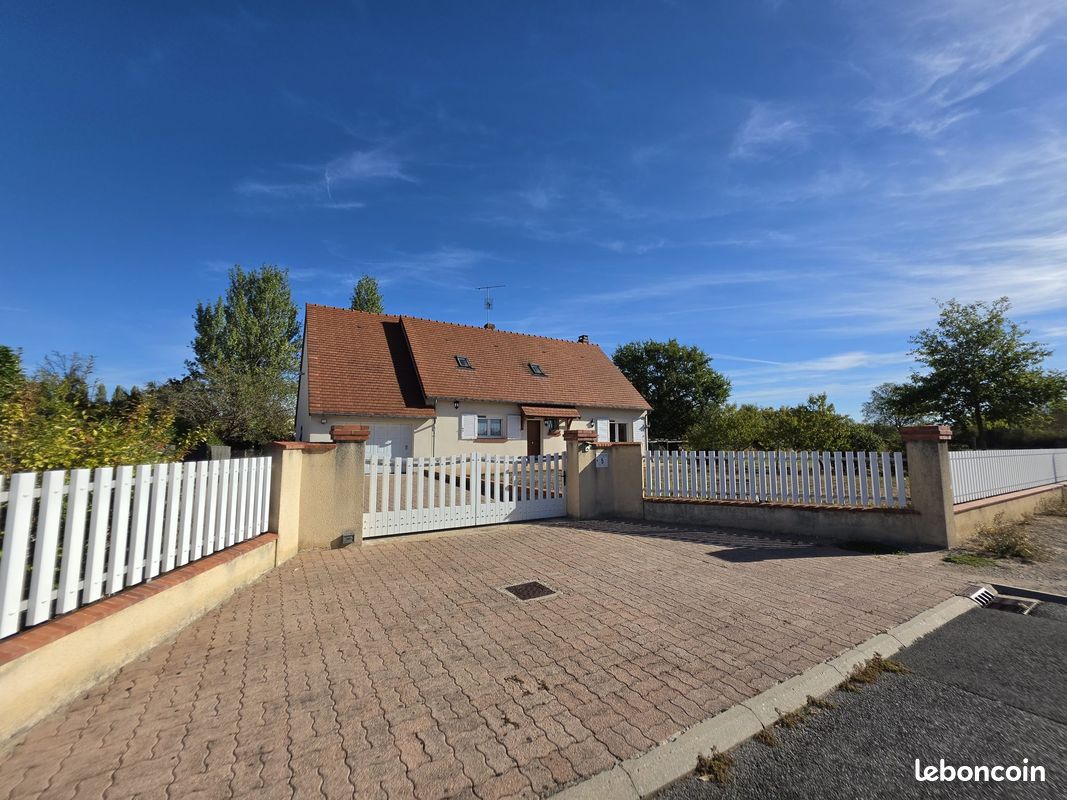 Maison 3 pièces 151 m² · à Saint-Denis-en-Val · 151 m² · 325 500 €