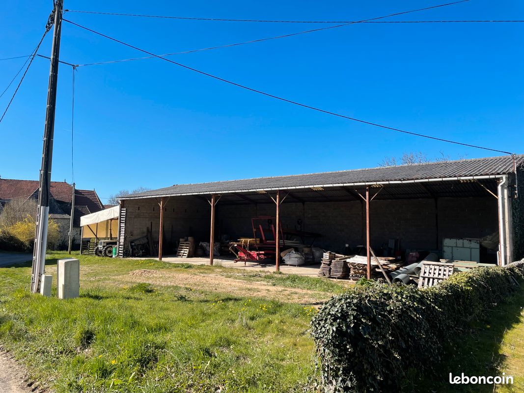 Local commercial 1 pièce 250 m²