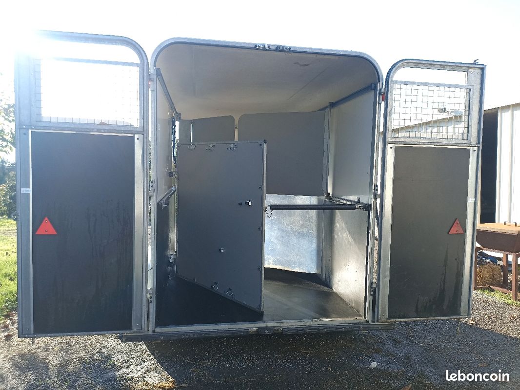 Fautras Van Couchages Horse Trailers Van Place Fautras Van Chevaux