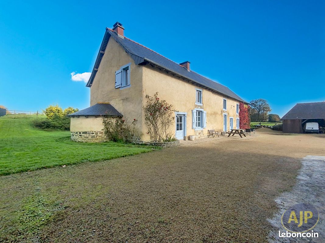 Maison 8 pièces 215 m² · à Melesse · 215 m² · 499 000 €