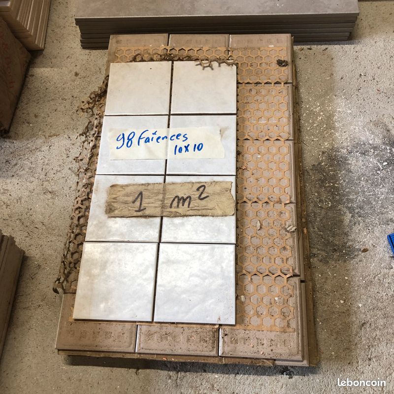 98 Faïences 10 x 10 , soit 1 m² (image 1)