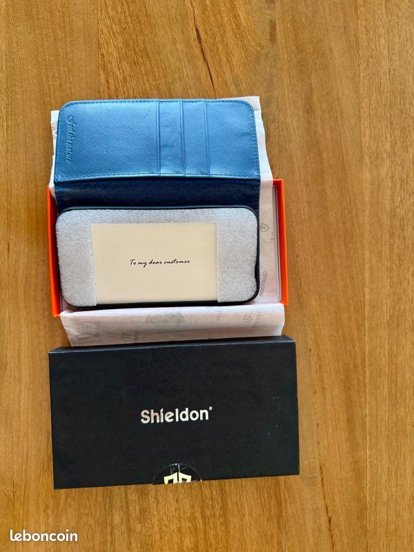 Coque en cuir Sheldon pour iPhone XS (image 2)