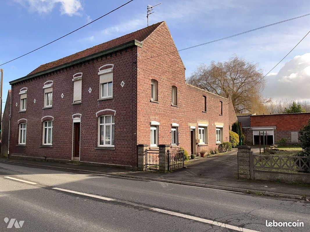 Maison 10 pièces 162 m² · à Thumeries · 162 m² · 396 000 €