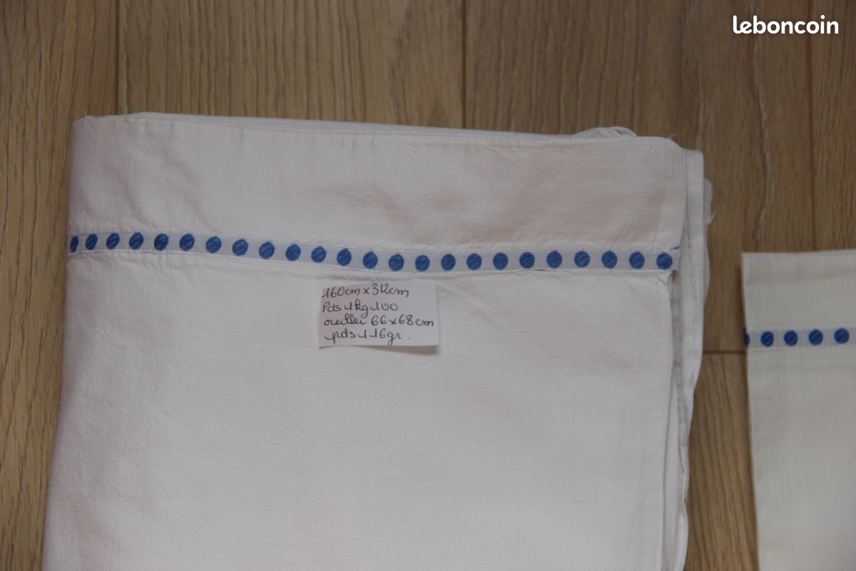 Lot de draps anciens brodés • EUR 50,00 - FR Lot de draps anciens brodés • EUR 50,00 - FR