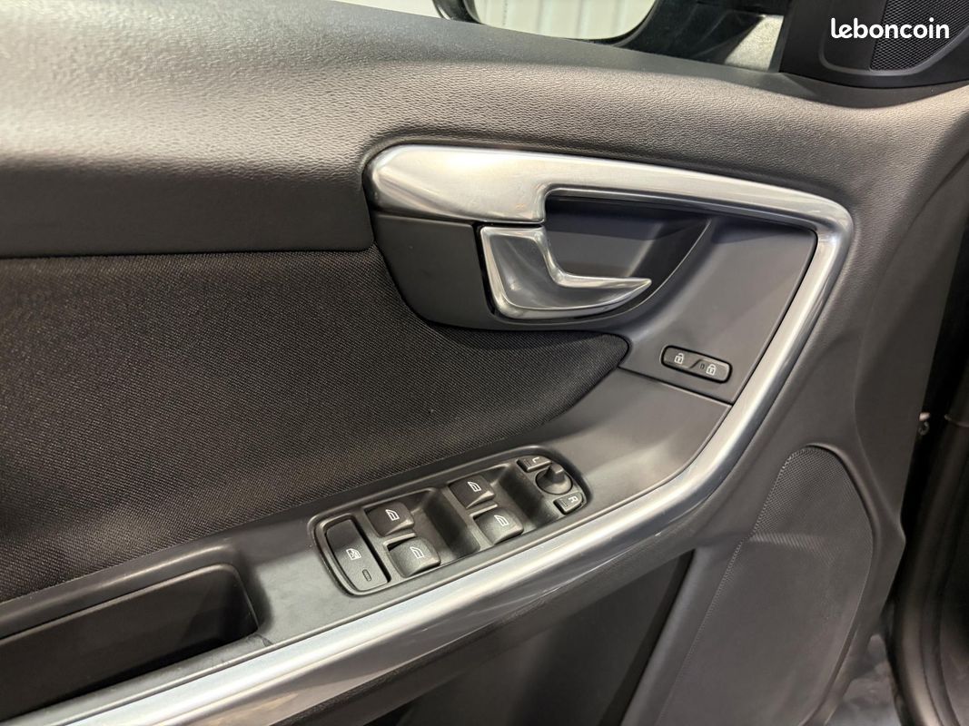 VOLVO V60 D2 115 ch Stop&Start Kinetic Business (image 20)