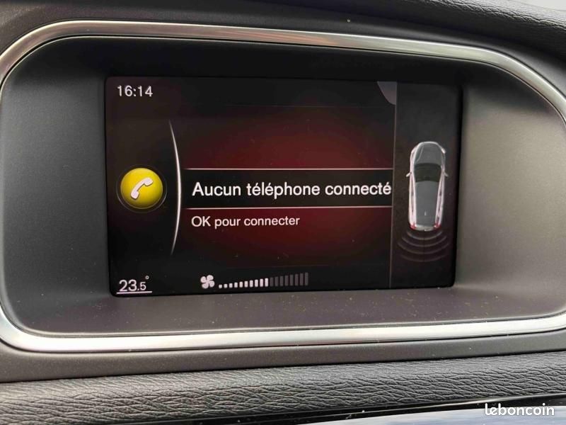 Volvo V40 T2 122ch Signature Edition (image 17)