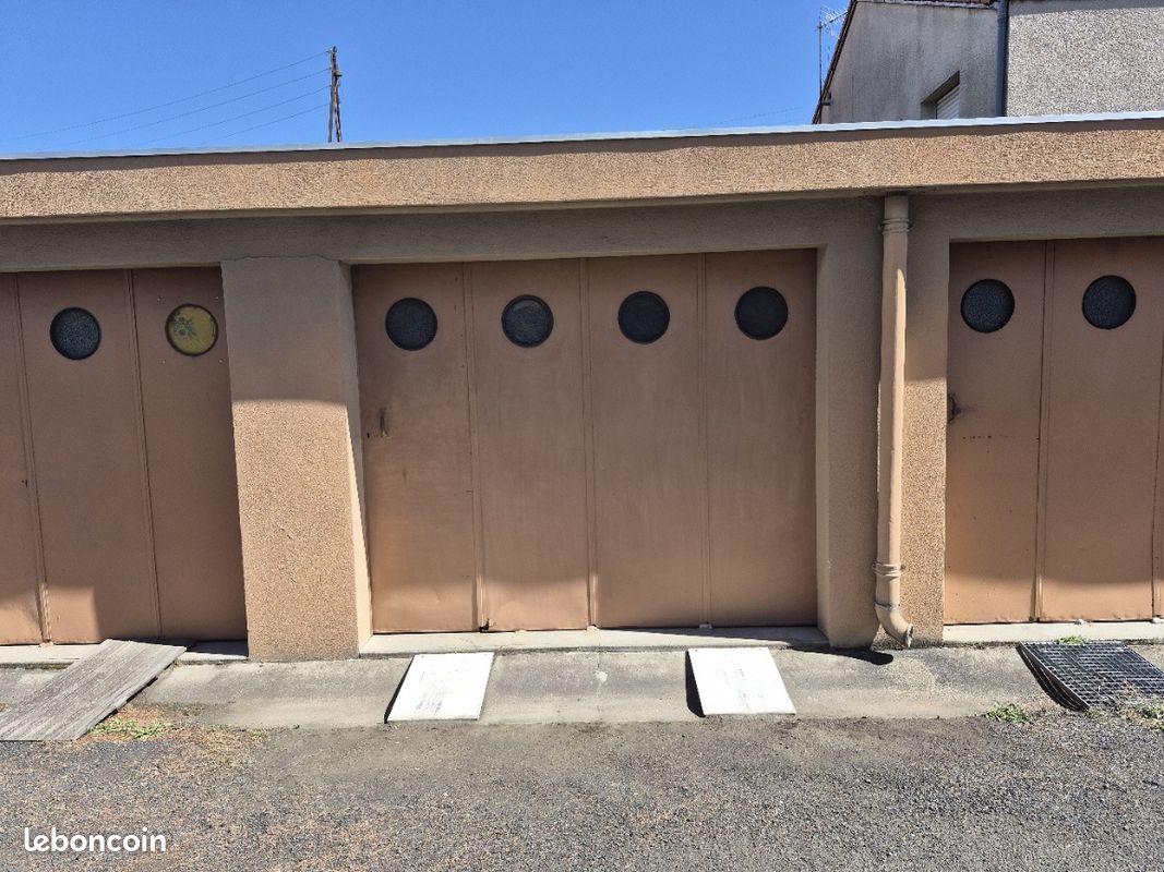 Parking 14 m² · à Clermont-Ferrand · 14 m² · 18 000 €