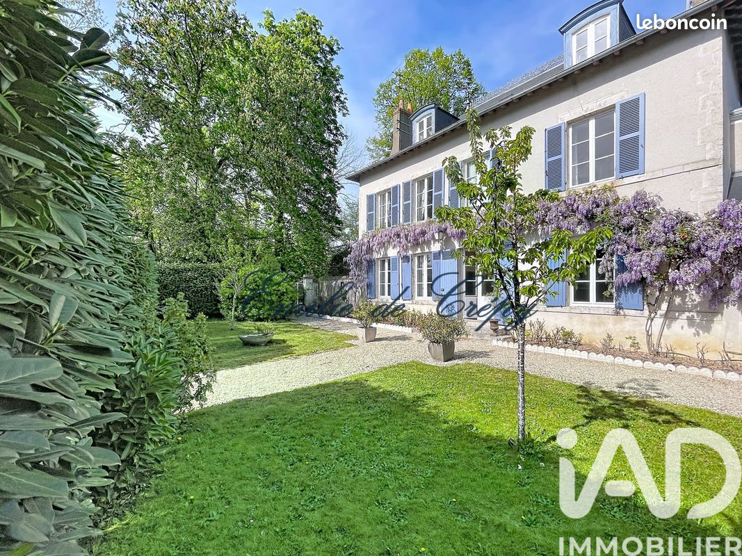 Maison 12 pièces 490 m² · à Saint-Jean-le-Blanc · 490 m² · 995 000 €