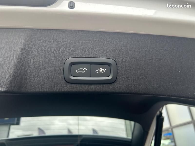 Volvo XC40 B3 163ch Black Edition DCT 7 (image 26)