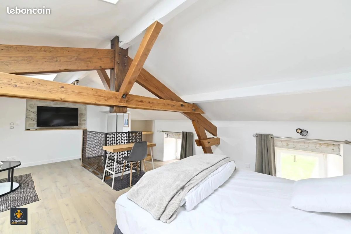 Appartement 5 pièces 135 m² · à Niort · 135 m² · 695 €/mois