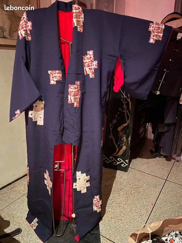 Authentique kimono en crêpe de soie doublé en soie fine, vintage (image 1)