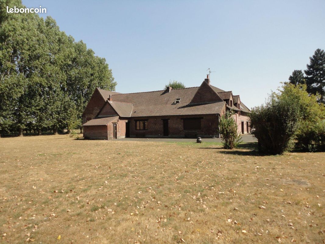 Maison 9 pièces 327 m² · à Nieppe · 327 m² · 698 000 €