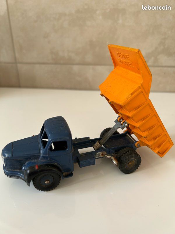 Camion Benne Berliet 34 - Modèle Réduit Dinky Toys à L'échelle 1:43 - Bleu - Occasion