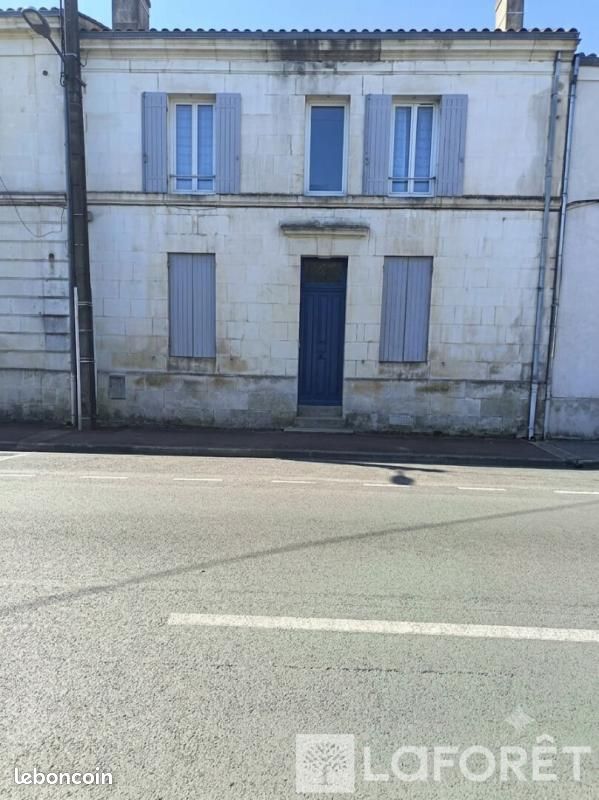 Maison 8 pièces 104 m² · à Saintes · 104 m² · 296 800 €