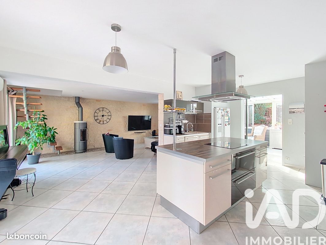 Maison 6 pièces 230 m² · à Tabanac · 230 m² · 499 900 €