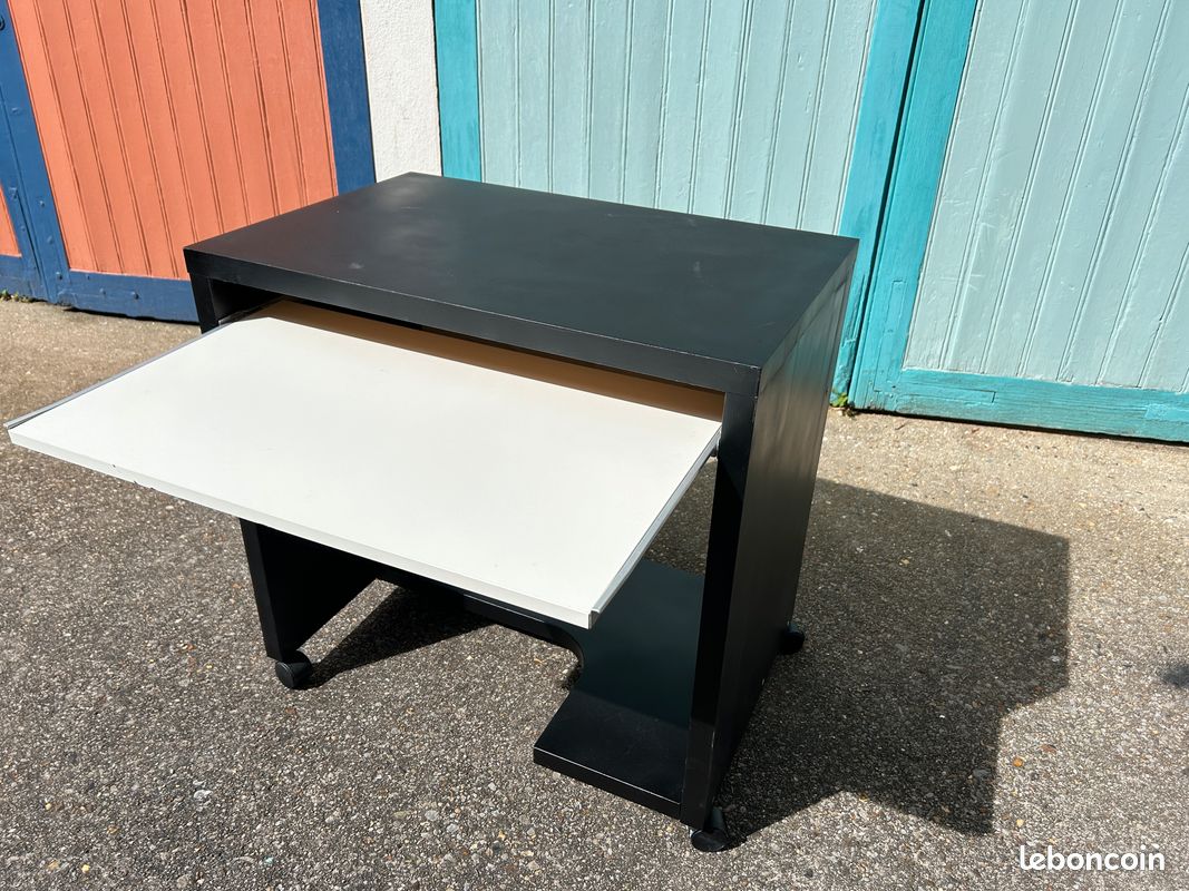 Bureau (image 2)