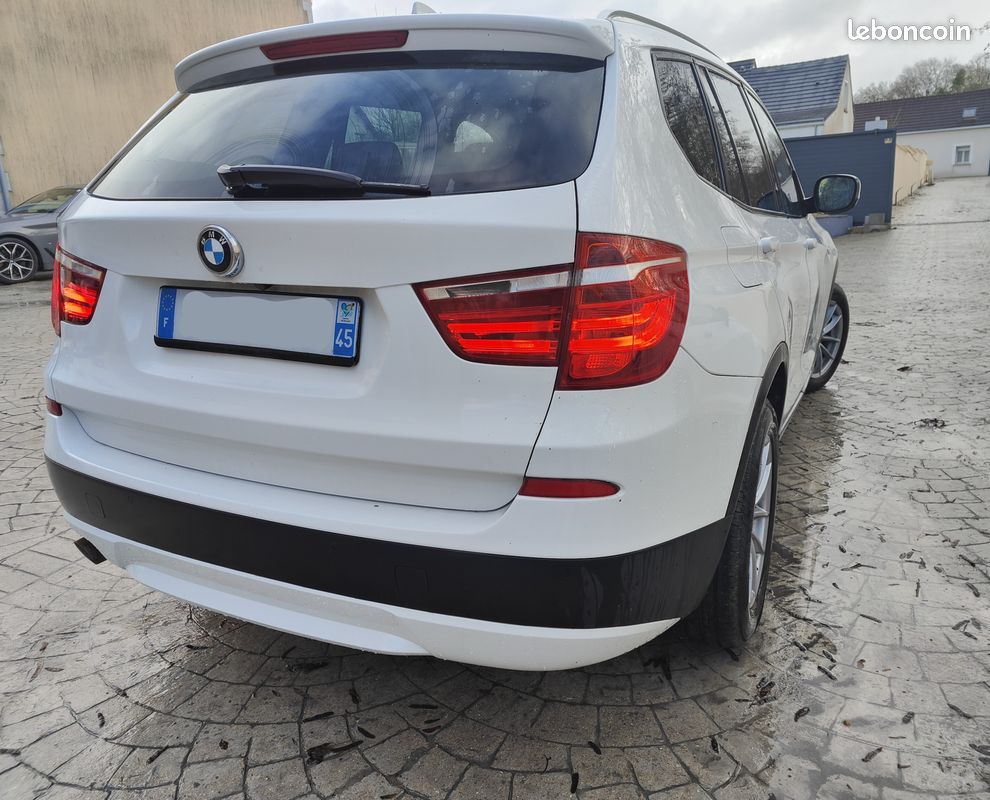 BMW X3 II F25 xDrive 20d A 2.0d 184 boite auto 8 / Caméra... (image 2)