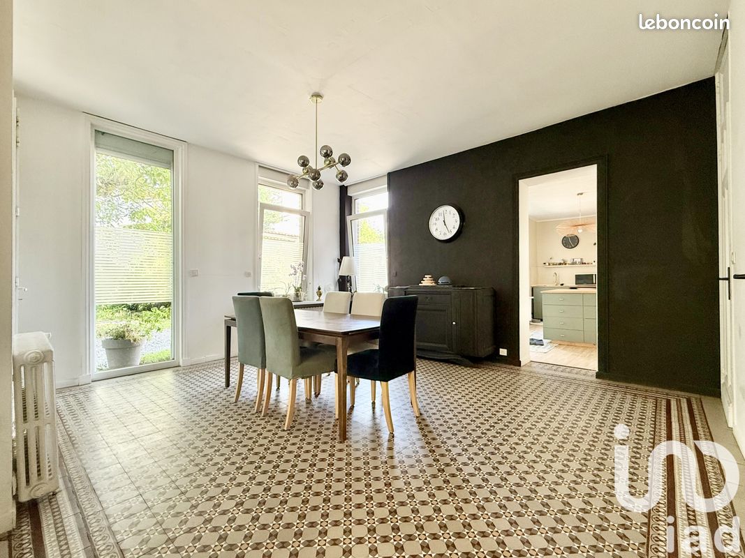 Maison 8 pièces 238 m² · à Roncq · 238 m² · 435 000 €