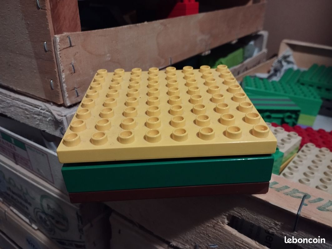 Lego Duplo : Plaque 8 x 8 ( jaune normal ou verte épaisse ) et 8 x 12 (épaisse verte anis) (image 3)