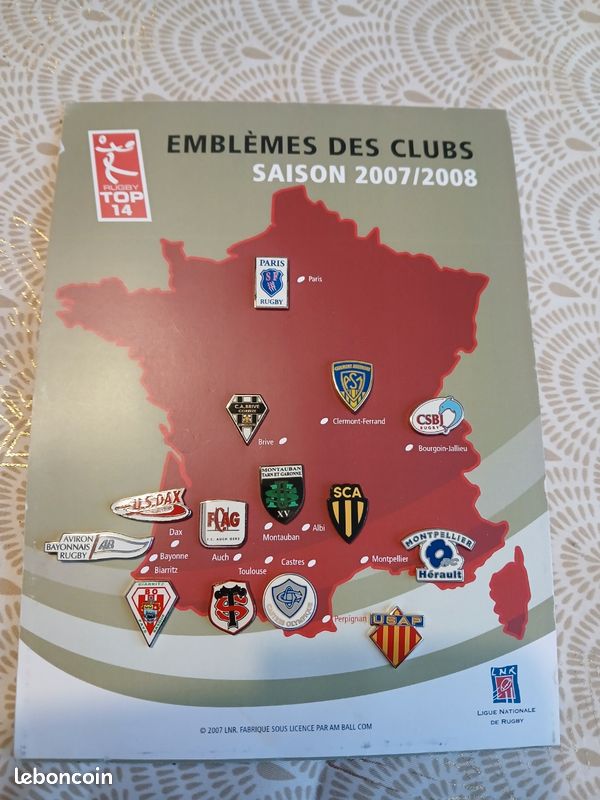 Rugby - PIN'S RUGBY : S A ST- LAURENT en Email base Or, format 2X2,5cm