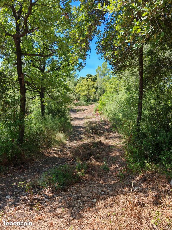 Terrain agricole · à Claviers · 24 500 €