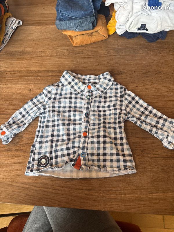 Chemises taille trois mois (image 1)